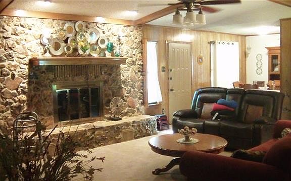 2nd image of 617 W Royal Oaks Dr