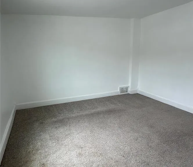 450 Hanover Ave — Photo 21
