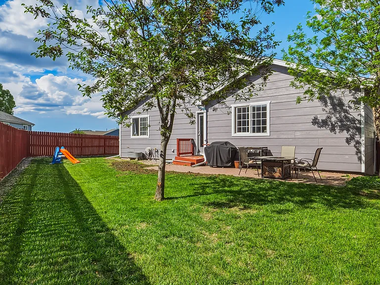 2114 Meadow Dr — Photo 29