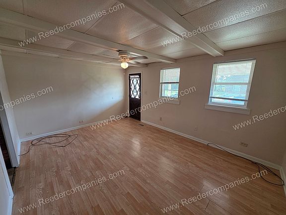 3rd image of 4830 Cedar Ave #1