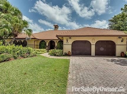 3rd image of 2941 Biarritz Dr