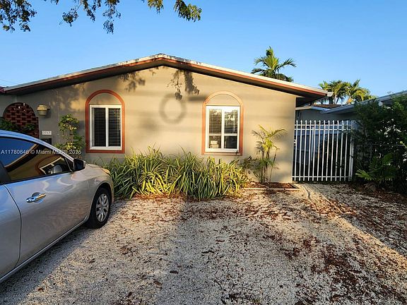 3rd image of 2763 SW 32nd Ave #2763