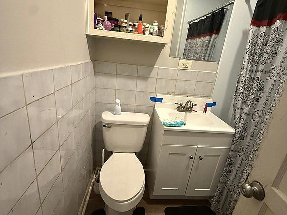 5th image of 4409 Colonial Dr