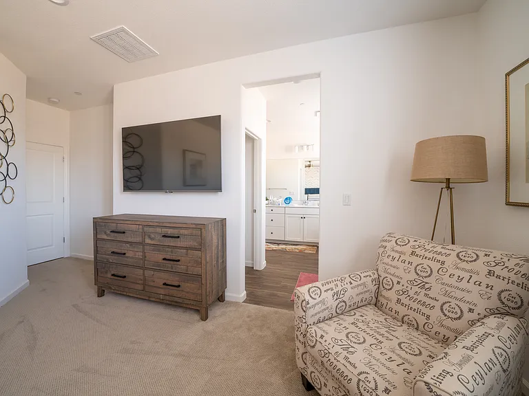 2427 Creekview Dr — Photo 16