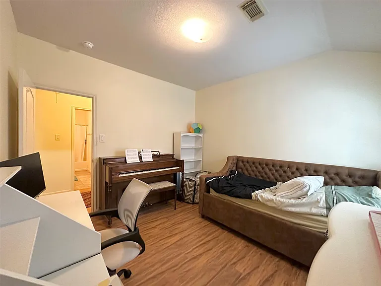 2211 Winding Hollow Dr — Photo 23