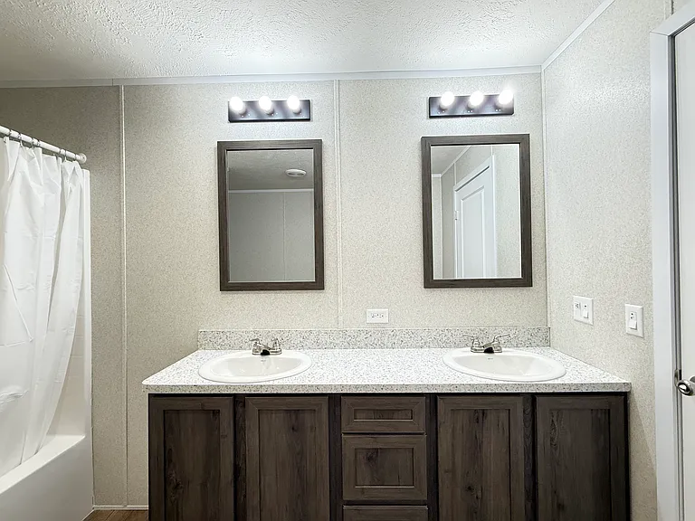 29800 Guilford Cir #71 — Photo 22