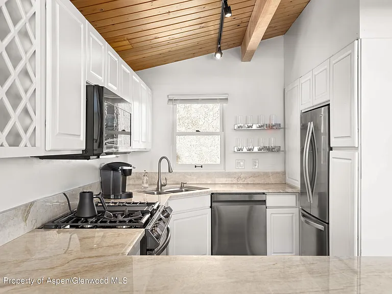 809 S Aspen St #2 — Photo 9