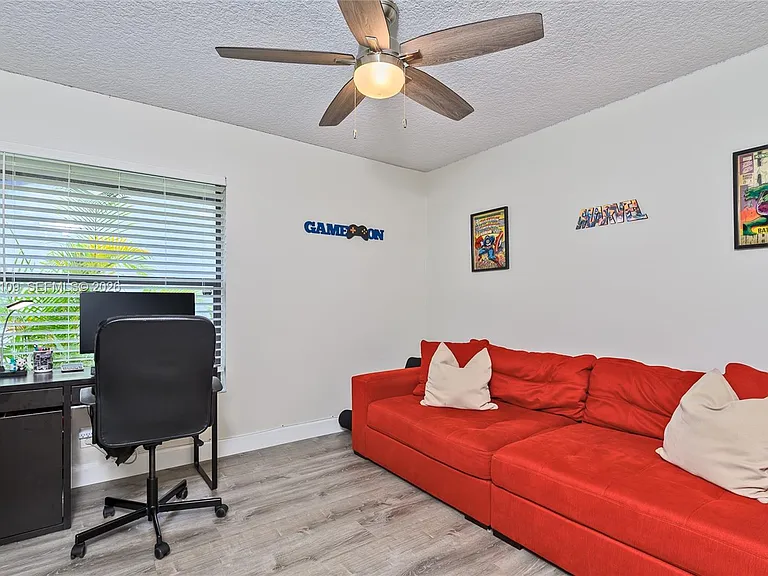 6021 NW 61st St — Photo 31