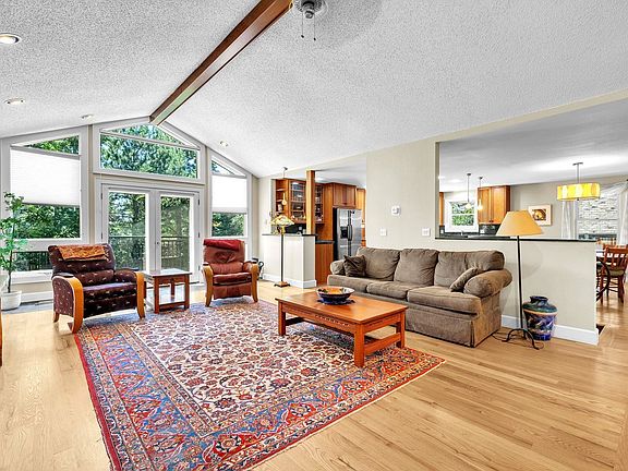5th image of 7430 Park Pl