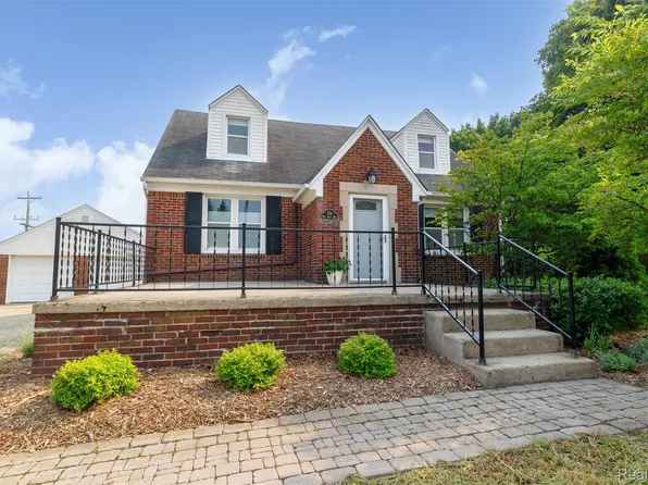 514 E Avon Rd, Rochester Hills, MI 48307