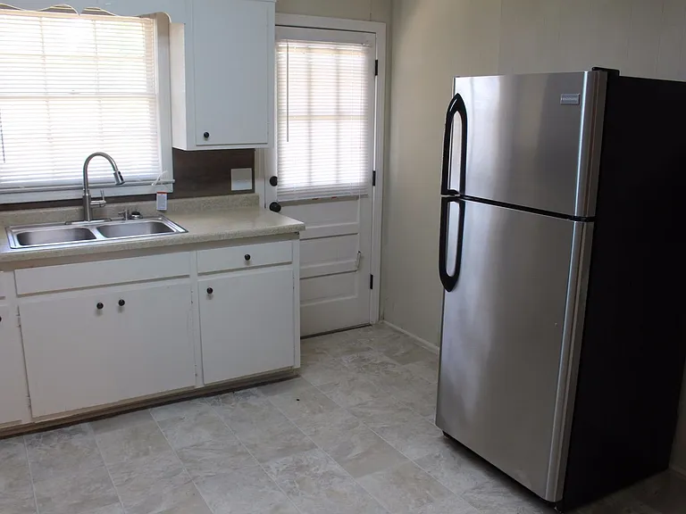 218 Cochran Rd — Photo 8