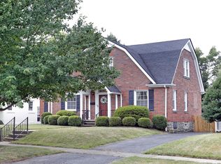 1414 Cochran Rd, Lexington, KY 40502