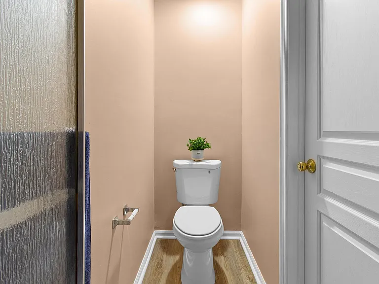 249 W Gilbert St — Photo 16