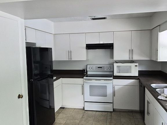 5th image of 722 18th St #726