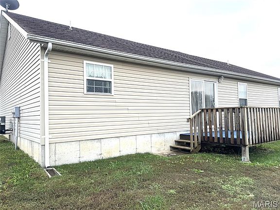5th image of 109 Woodbury Ln