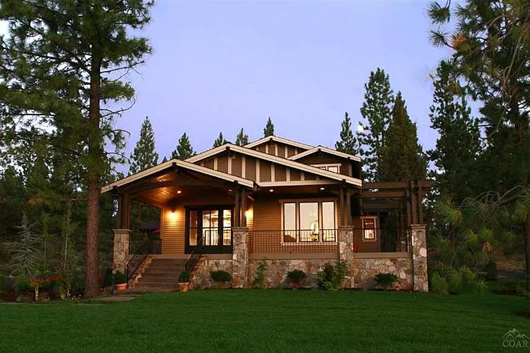 5-bedroom rental at 61394 Cultus Lake Ct, Bend, OR