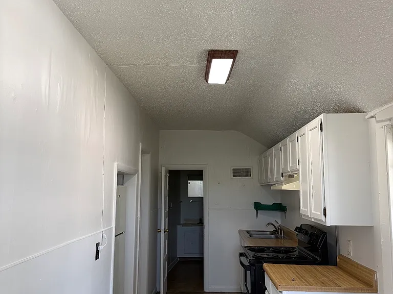 501 Main St #2 — Photo 6