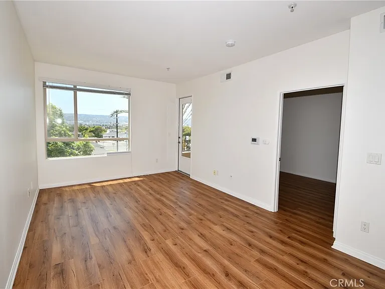 2742 Cabrillo Ave #302 — Photo 8