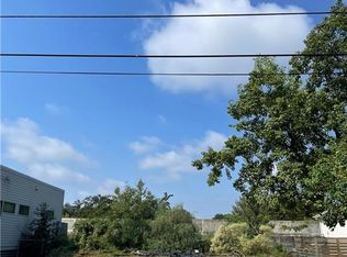 5016 Warrington Dr, New Orleans, LA 70122