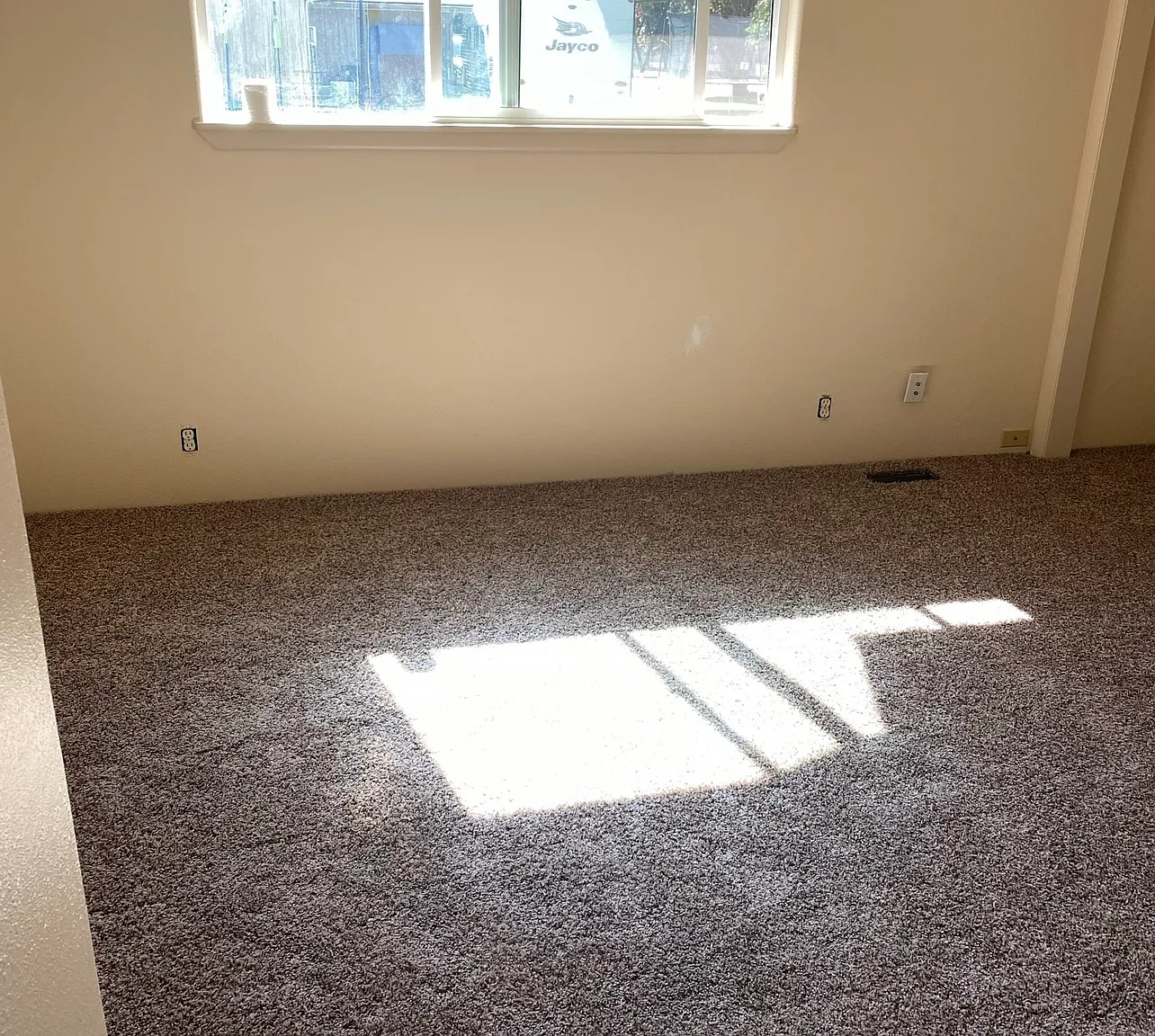 8123 McCormick St NE — Photo 4
