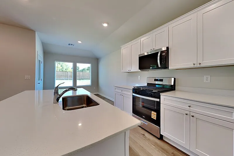 3 bed, 2.0 bath, 1414 sqft, $1,699 — Photo 4