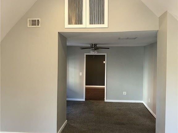 4th image of 1447 Winchester Ave