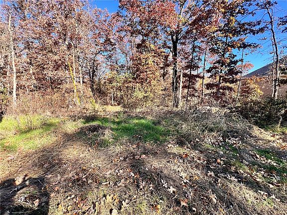 5th image of 37 Epping Dr