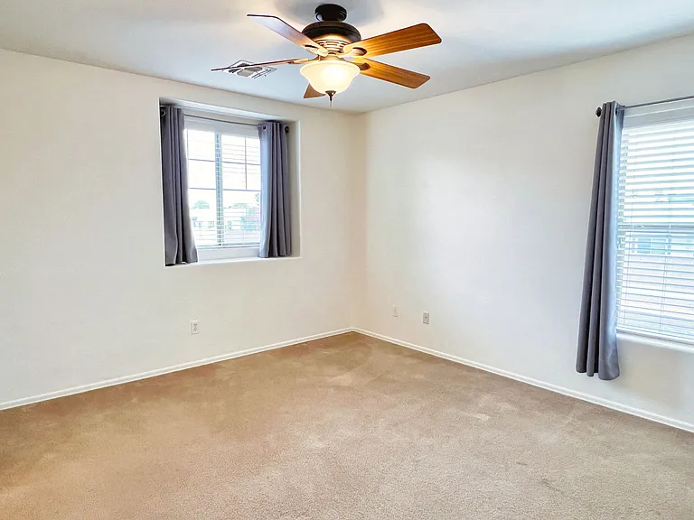 113 E Palomino Dr — Photo 10
