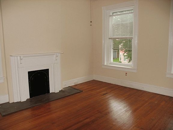 2nd image of 1302 Bainbridge St