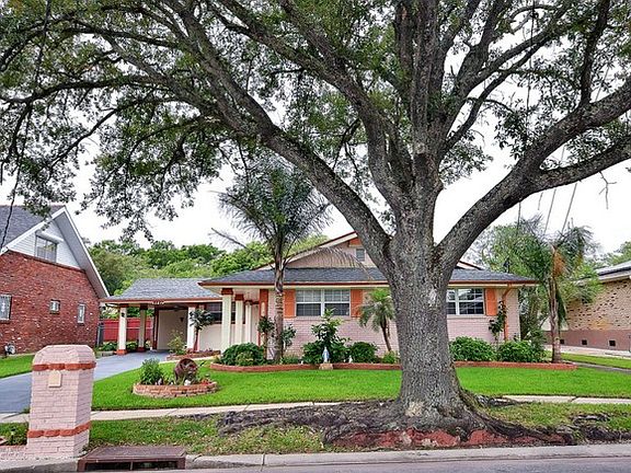2nd image of 4442 Camelot Dr