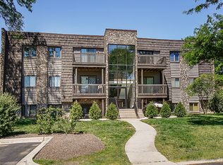 1464 Stonebridge Cir APT E3, Wheaton, IL 60189