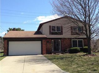 785 Dressler Ln, Rochester Hills, MI 48307