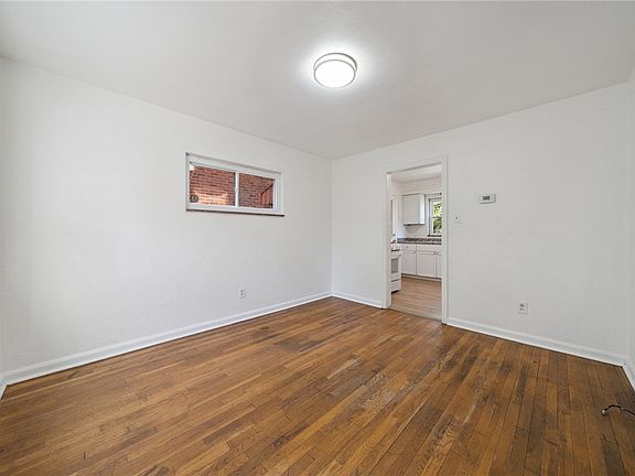4th image of 2725 Glen Mawr St