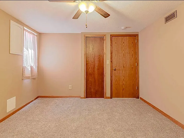 1414 Westwind Dr — Photo 4