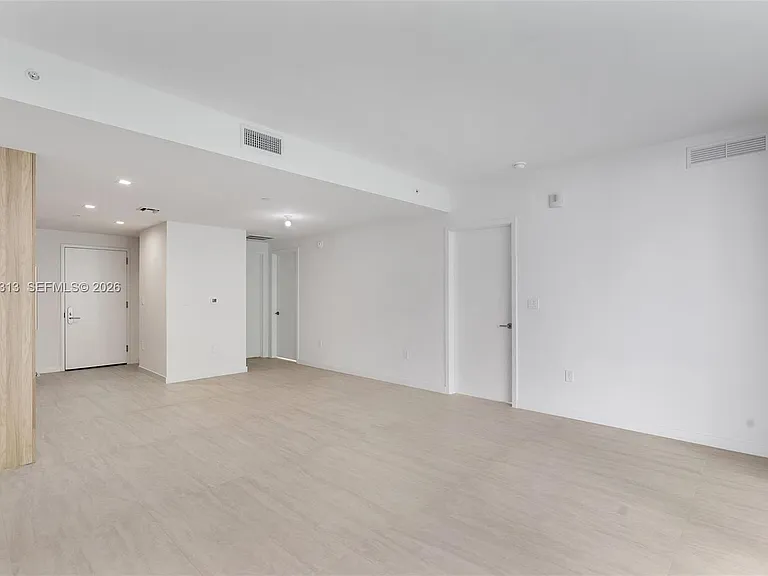 77 SE 5th St #4206 — Photo 6