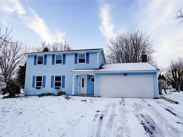 1349 Robin Hood Ln, Webster, NY 14580