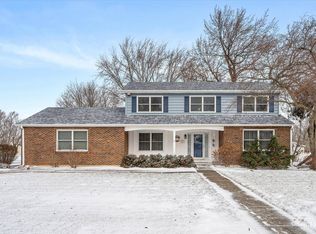 2477 W Downer Pl, Aurora, IL 60506