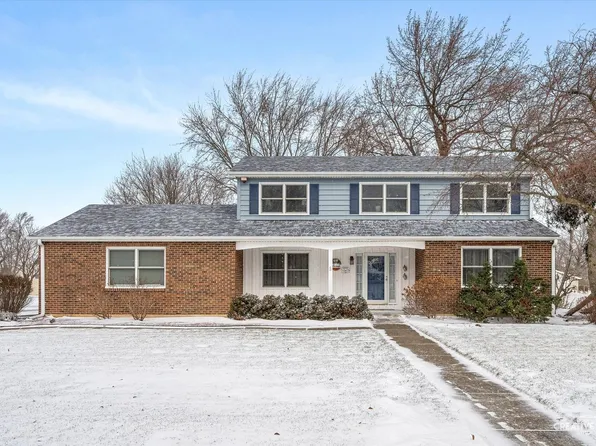 2477 W Downer Pl, Aurora, IL 60506