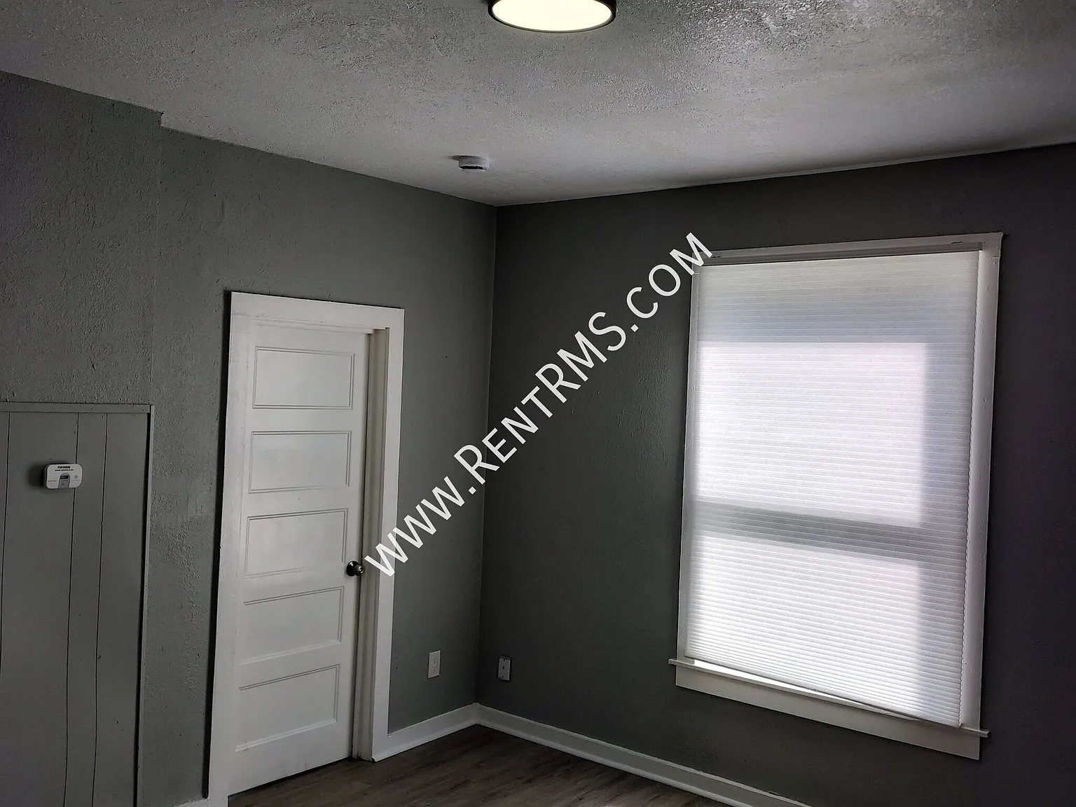 541 Ne Grattan St - 3 Bed/1.5 Bath — Photo 4