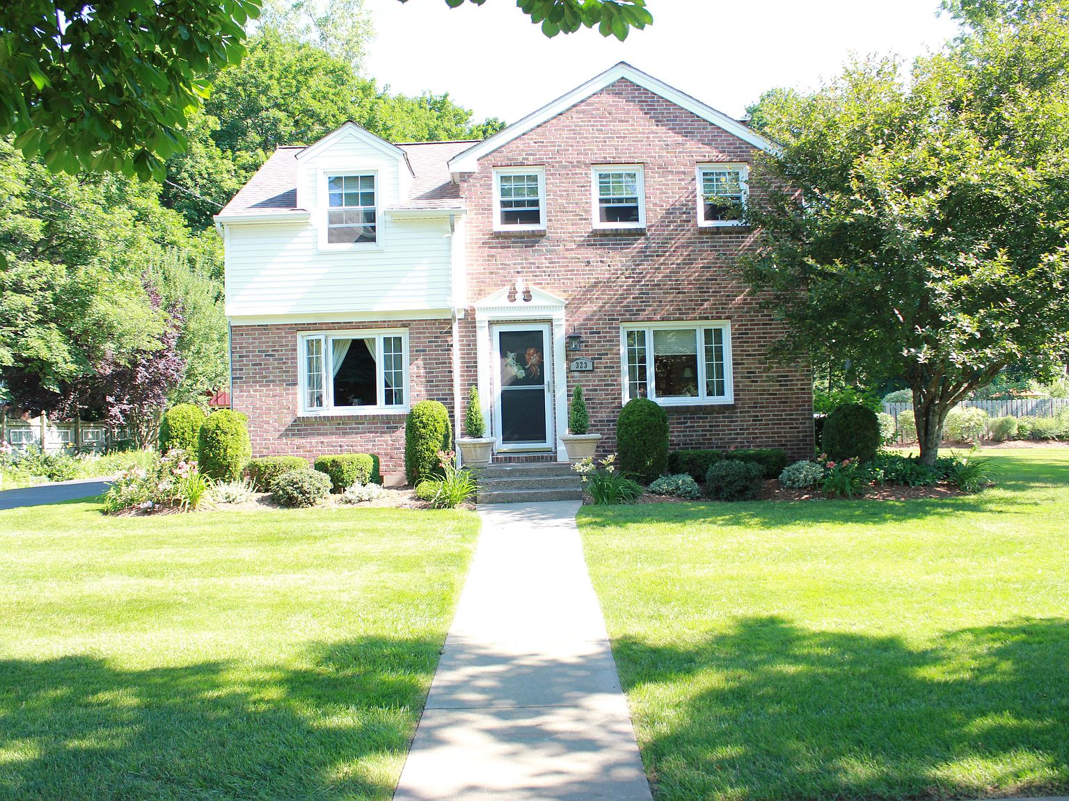 323 Lincoln Ave, Lockport, NY 14094 Zillow