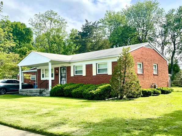 9820 Seville Dr, Louisville, KY 40272