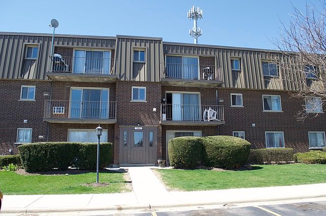 1st image of 586 Fairway View Dr #1-3C