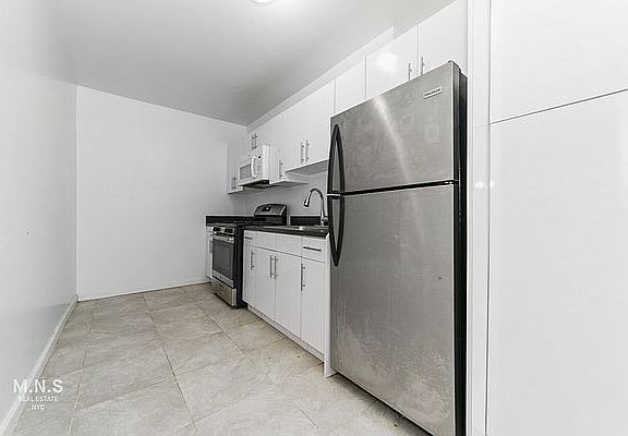 3rd image of 86-02 Park Ln S #4B5