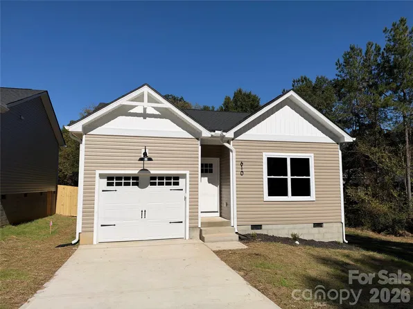 610 E Robinson St, Dallas, NC 28034