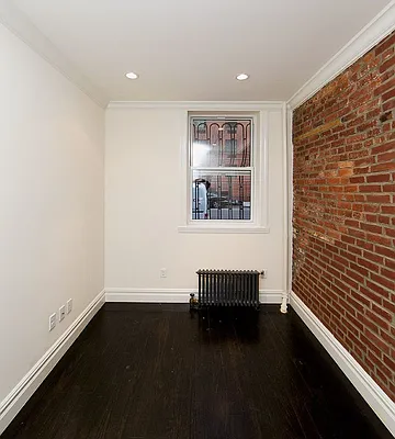 Rented by Avenues Real Estate | media 7