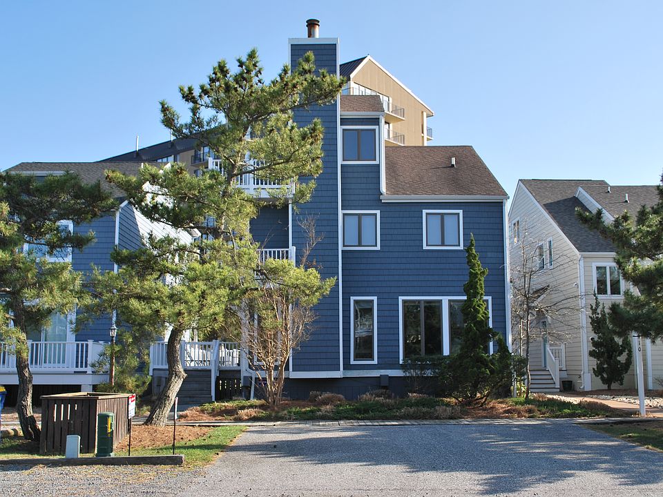 1st image of 108 Cedarwood Street
