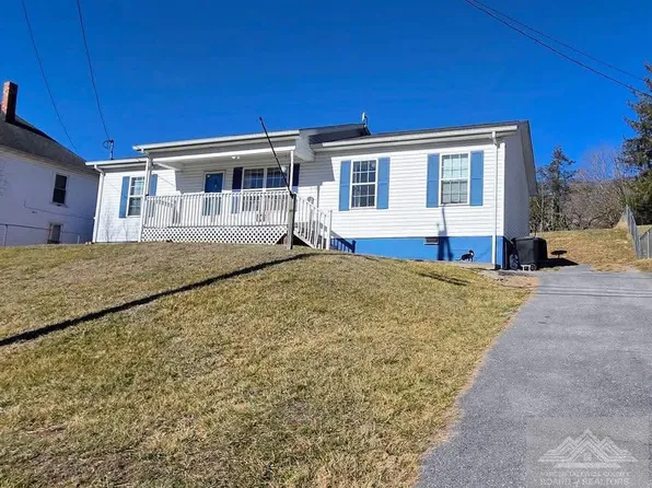 103 Vencil St, Bluefield, VA 24605