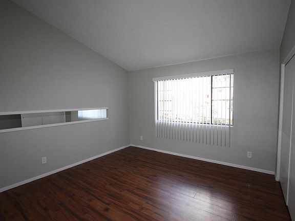 5th image of 5670 S Wood Crest Dr