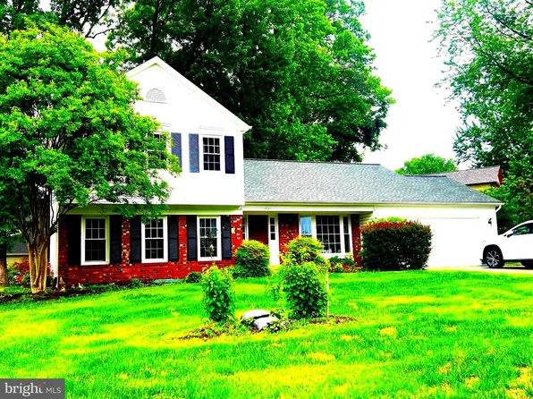 2584 John Milton Dr, Herndon, VA 20171