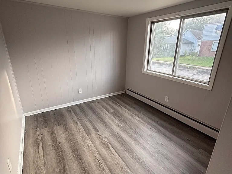 99 Meadowbrook Pkwy #1 — Photo 1
